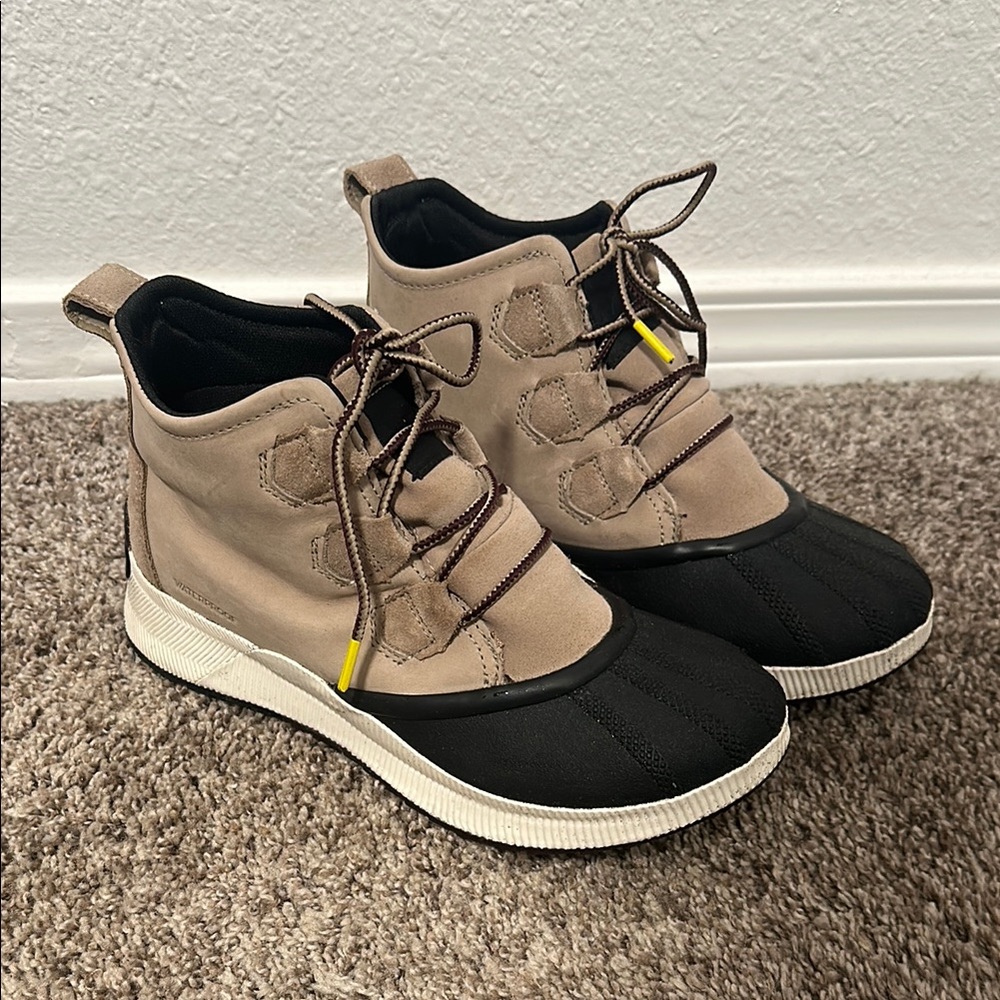 Sorel Women's Out N About lll Classic Waterproof Boots